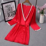 Low-cut robe