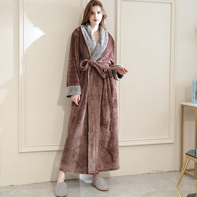 Elegant Women's Bathrobe - Image 2