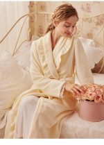High-Quality Women's Bathrobe