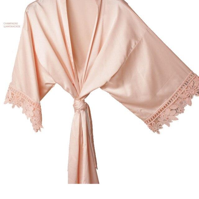 Beige Satin and Lace Robe - Image 2