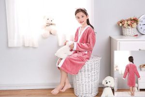 Pink girls' bathrobe
