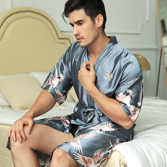 Men's silver satin bathrobe - Image 2