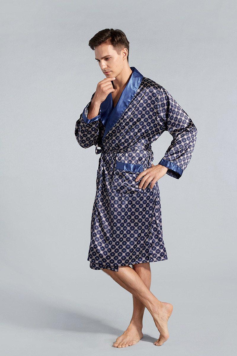 Men's patterned bathrobe