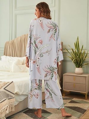 Chic 3-Piece Women's Pajama Set – "Lavender Lullaby"