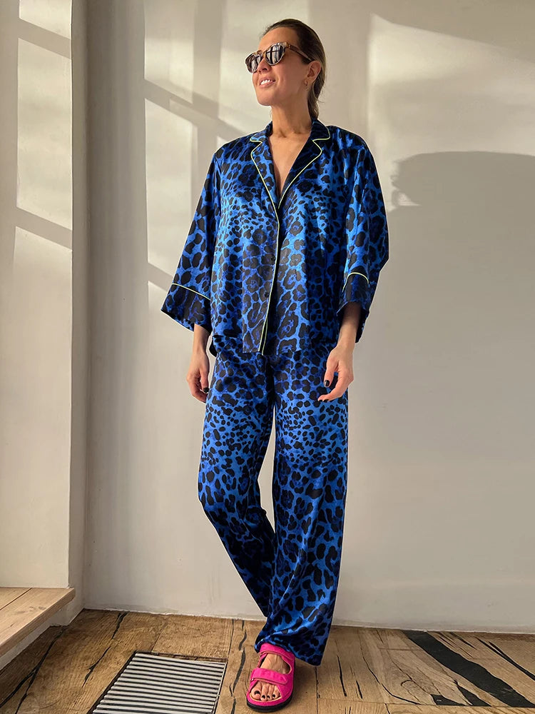 "Éclat de Soir" Women's Blue Leopard-Print Satin Pajamas - Image 2