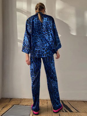 "Éclat de Soir" Women's Blue Leopard-Print Satin Pajamas