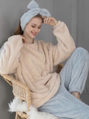 Women's Warm Fleece Pajamas – "Soft Snowflake"