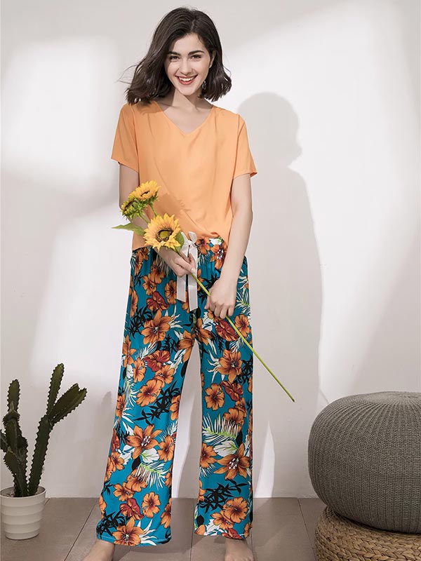 Lovely 2-Piece Women's Pajama Set – "Under the Tropics" - Image 2