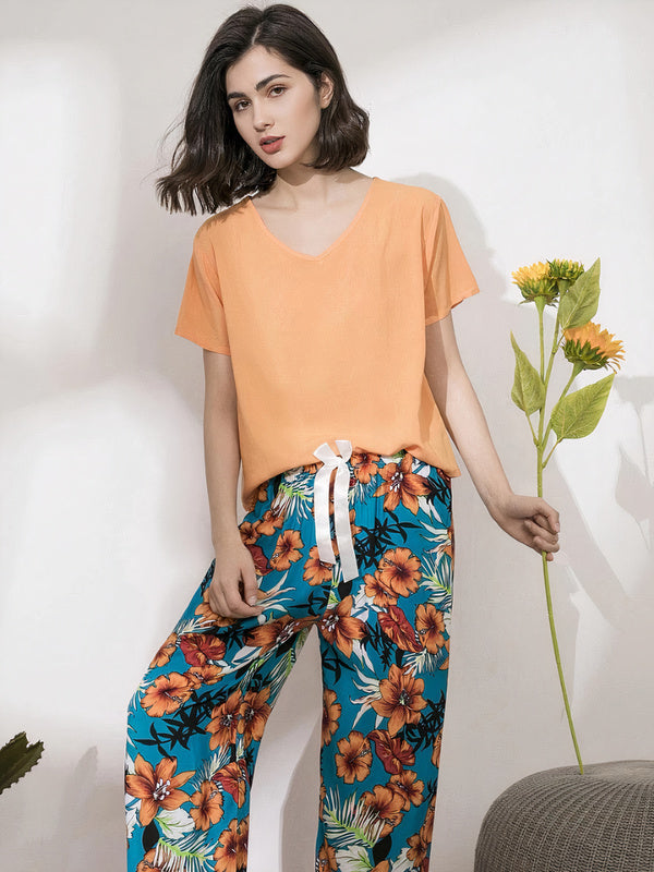Lovely 2-Piece Women's Pajama Set – "Under the Tropics"