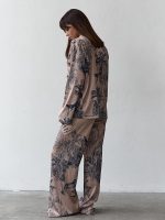 "Douceur de Lys" Women's 2-Piece Satin Pajamas